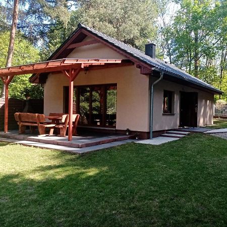Urokliwy Domek Nad Brzegiem Jeziora Lubiatów Kültér fotó