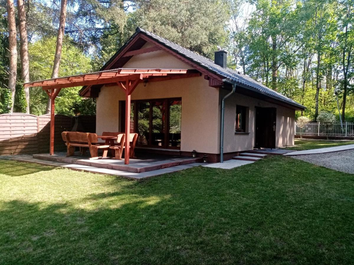 Urokliwy Domek Nad Brzegiem Jeziora Lubiatów Kültér fotó
