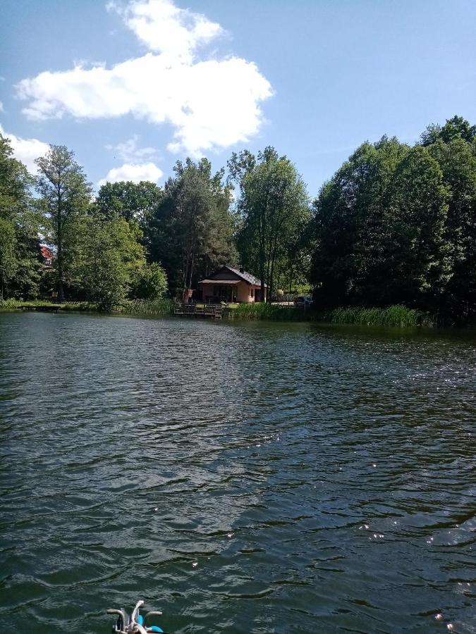 Urokliwy Domek Nad Brzegiem Jeziora Lubiatów Kültér fotó